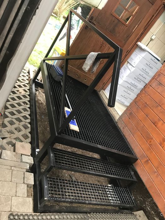 Schody metalowe zewnętrzne przemysłowe