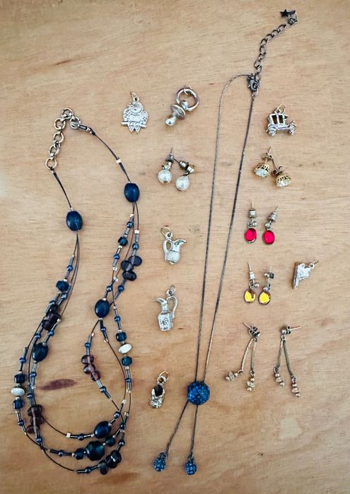 Bijuteria vintage e estojo