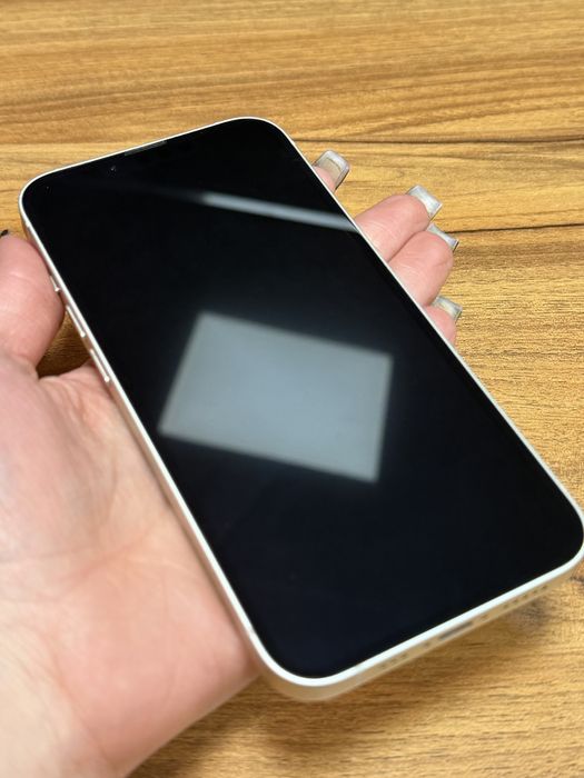 Iphone 13 jak nowy