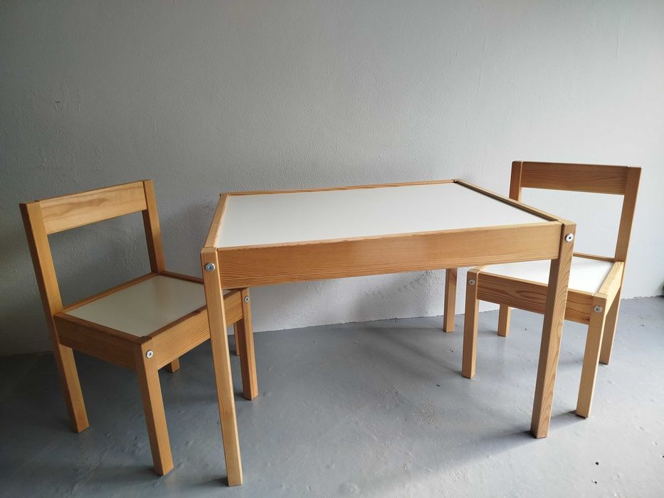 Mesa e Cadeiras Infantis LÄTT Ikea