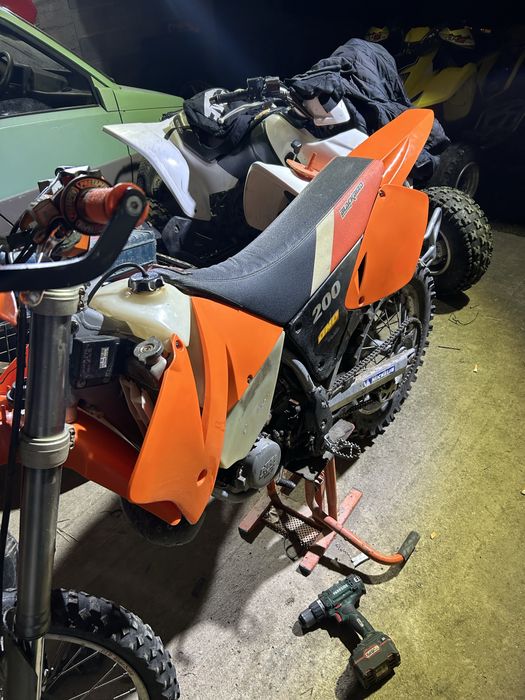 200 ktm 2001