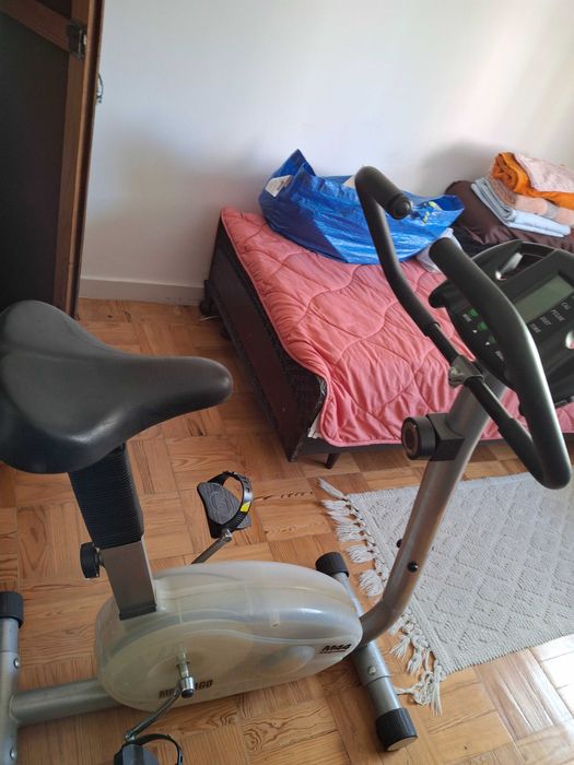 Bicicleta estática Vertical