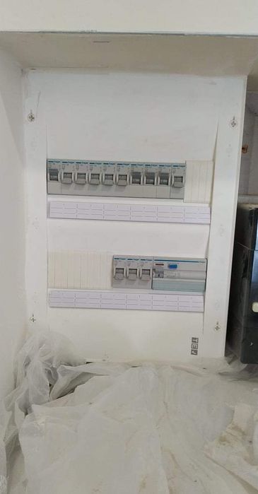 Elétricista profissional, escrito na DGEG.