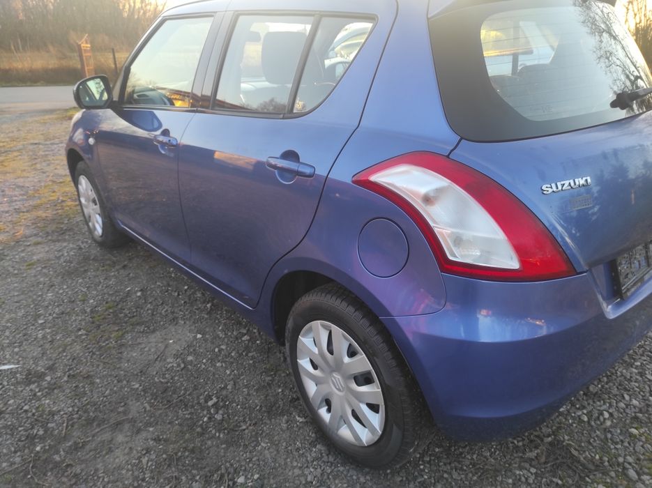 Suzuki Swift 4x4   benzyna 2013 rok produkcji
