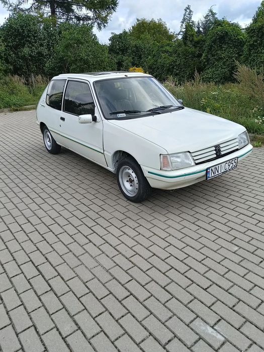 Peugeot 205