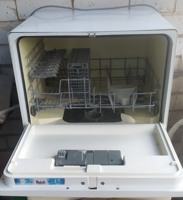 Продам посудомоечную машину Electrolux