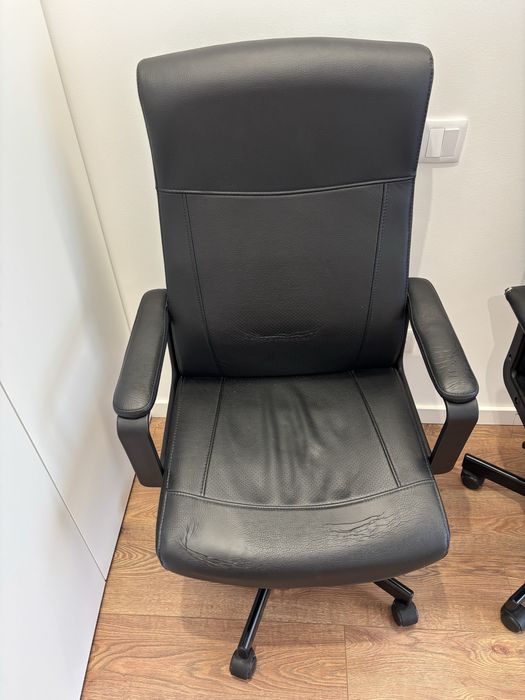 Duas cadeiras escritório Ikea Millberget