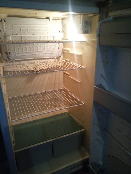 Холодильник рабочий