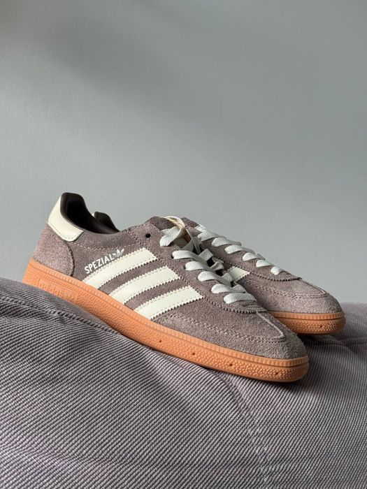 Adidas Spezial Handball Light Brown жіночі кросівки адідас спеціал адідас спешл