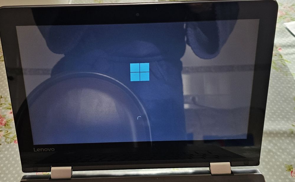 Portátil Lenovo Yoga