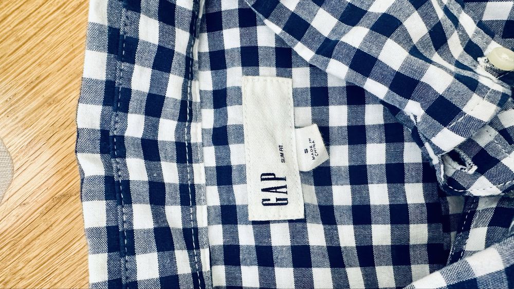 Camisa Gap praticamente nova