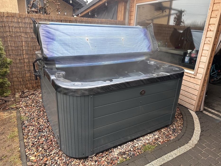 Jacuzzi Ogrodowe Svenska Bad Całoroczne