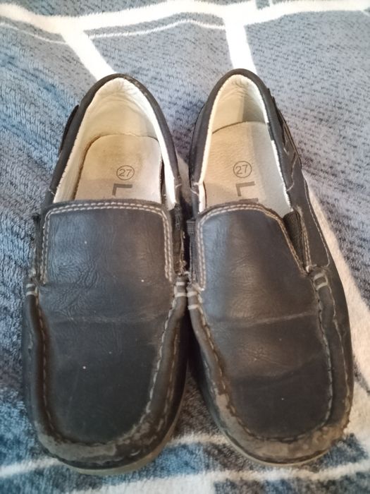 Віддам безкоштовно дитяче взуття 27 розміру