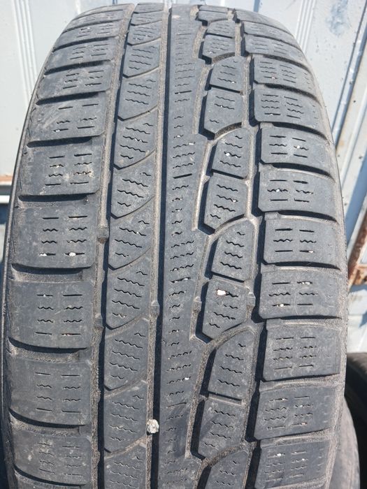 Продам шини зимові 225/55/18