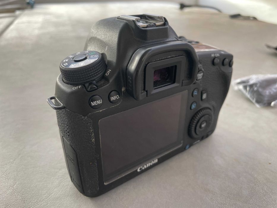 Canon  EOS-6D e Grip