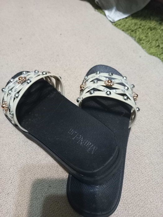Продаю шльопанці