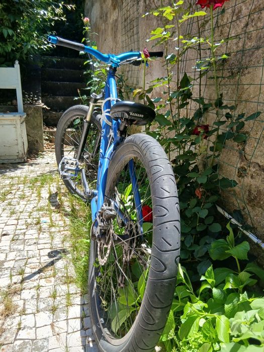Bicicleta dirt jump