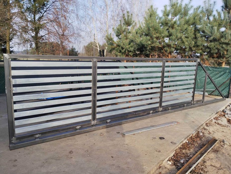 brama ogrodzeniowa z furtką x