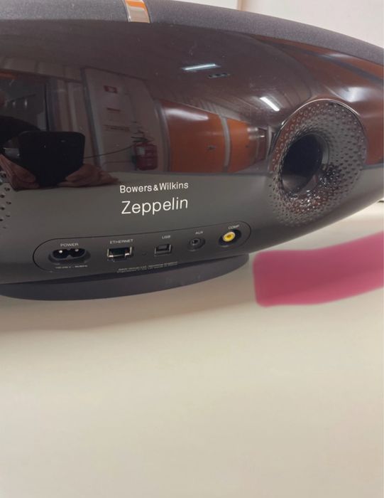 Coluna de som zeppelin da bowers & Wilkins