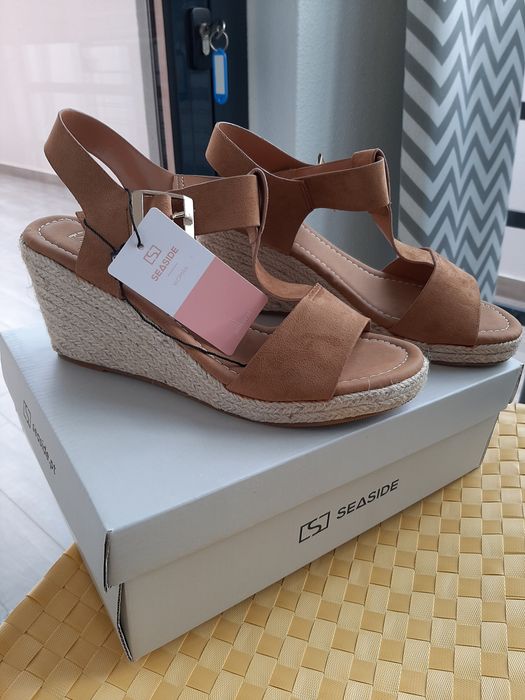 Sandálias mel com cunha corda novas da SEASIDE
