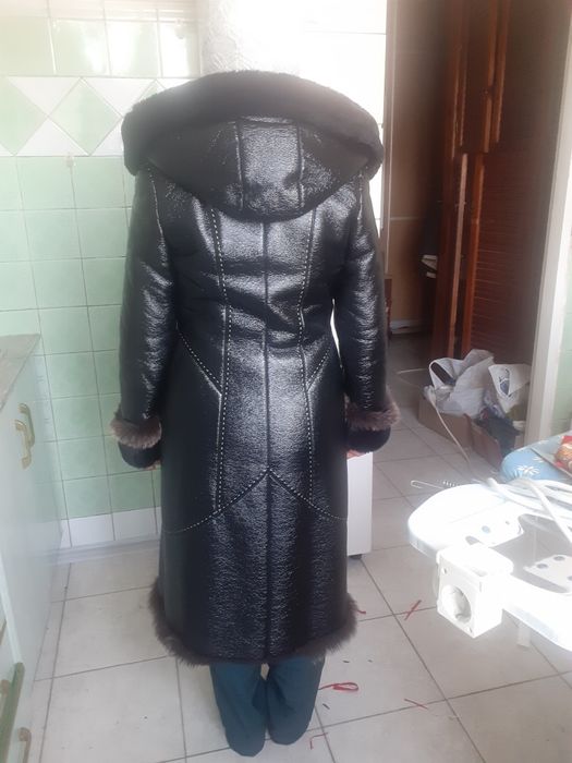 Пальто хутряне  зимове,  розмір S.