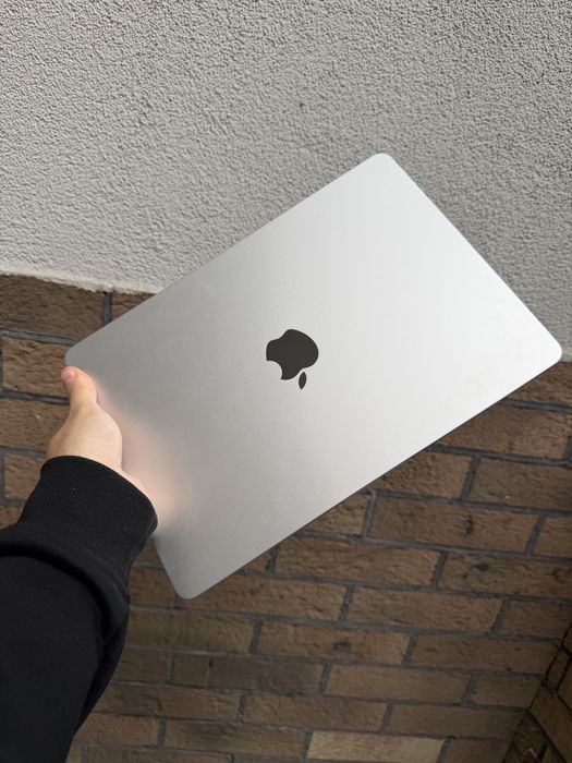 Used MacBook Air M2 8/512Gb Silver MDM