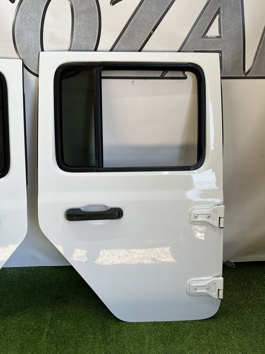 Двери правые левые передние задние на Jeep Wrangler JL 2018-2024