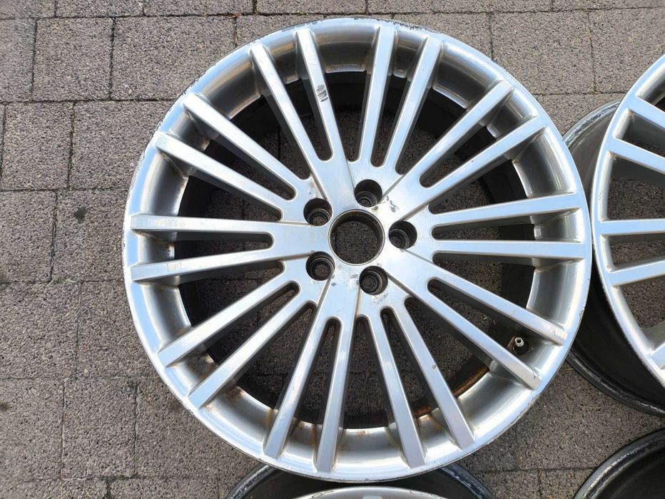 Felgi 18 Cali 5x100 VW Golf R32 VR6
