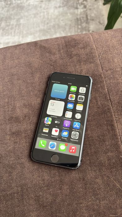 Продам iphone 8 64GB