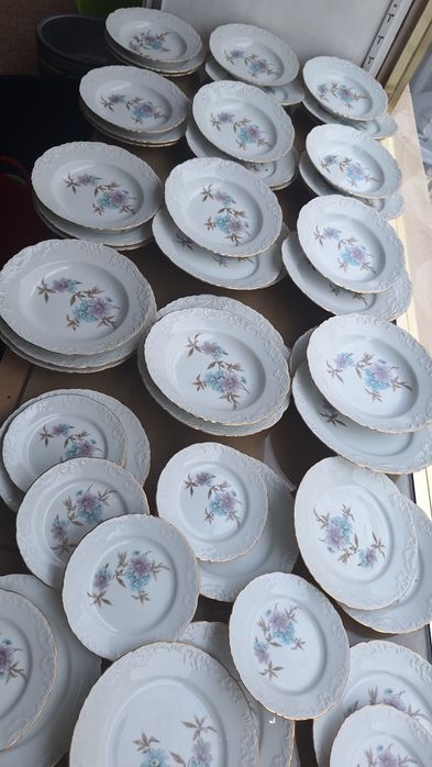 Serviço Jantar de 70 peças em Porcelana