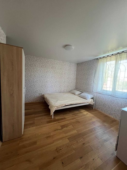 Будинок з ремонтом у Козині. 60 м2 + 5 соток на дамбі біля води. Генератор, піч.