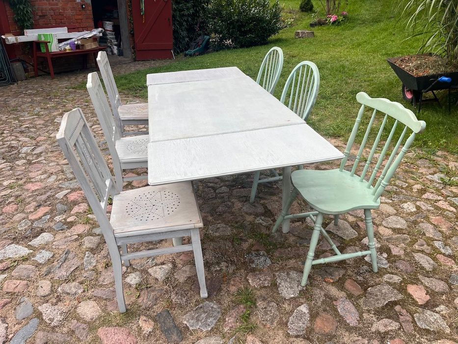 Stół z litego drewna i 6 krzeseł malowane farba do drewna