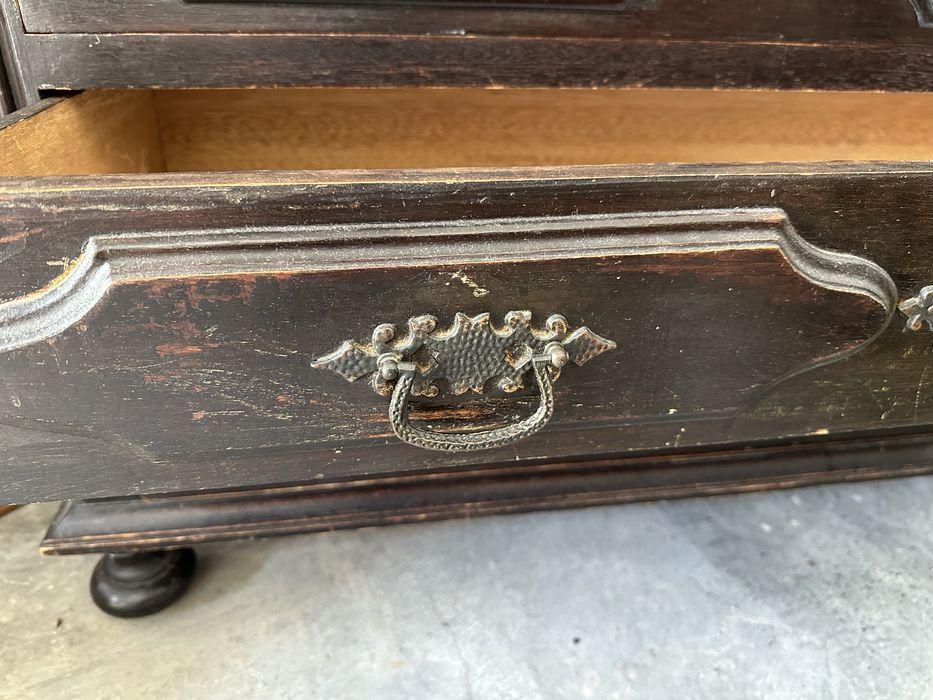 NEGOCIÁVEL: Cómoda 4 gavetas