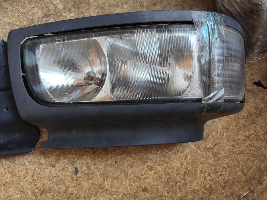 Фара Права Рено Преміум в сборі