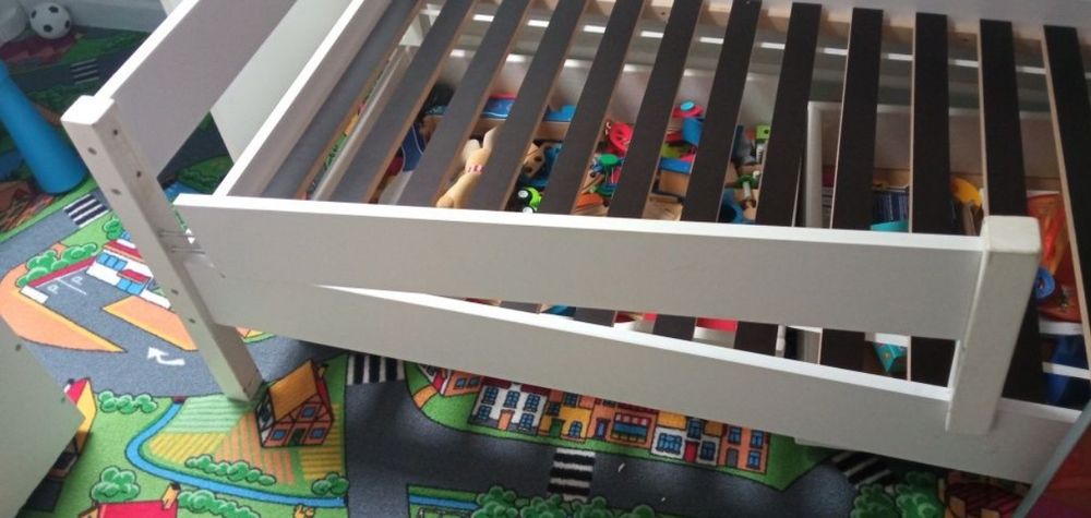 Łóżko IKEA z materacem