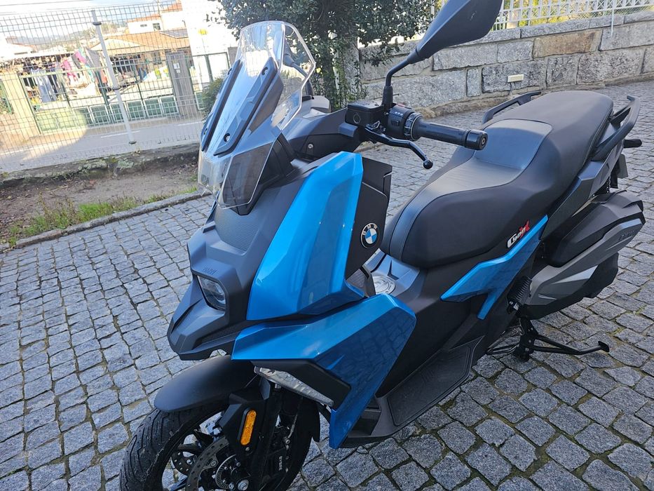 Vendo mota bmw c 400 x  em muito bom estado