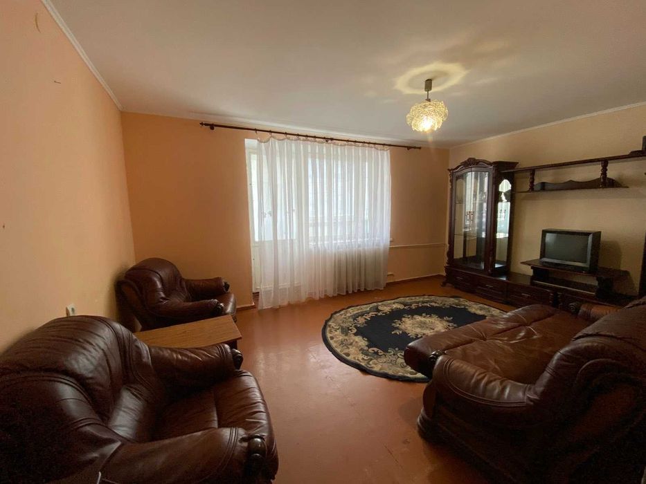 Продам 2-ка на Довженка