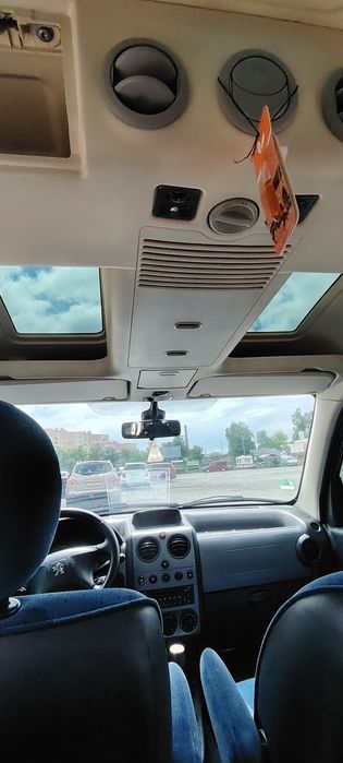 Продам авто Пежо партнер