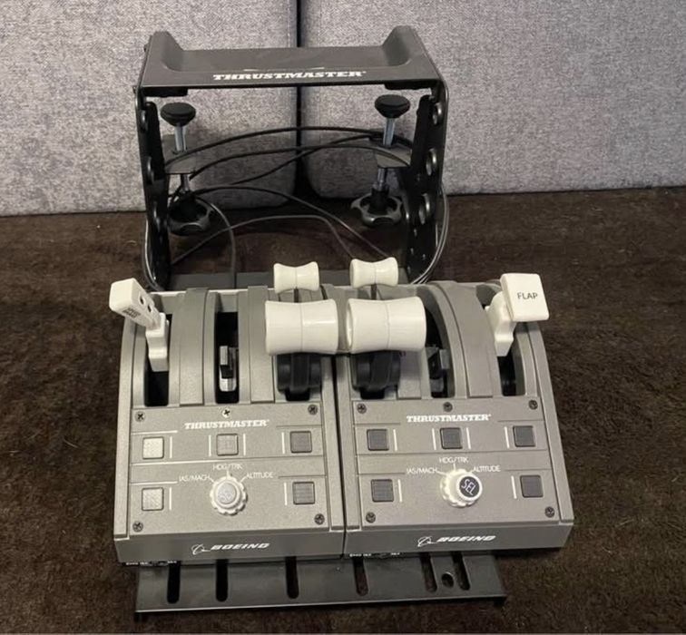 2 x Thrustmaster TCA Boeing Edition + TM uchwyt