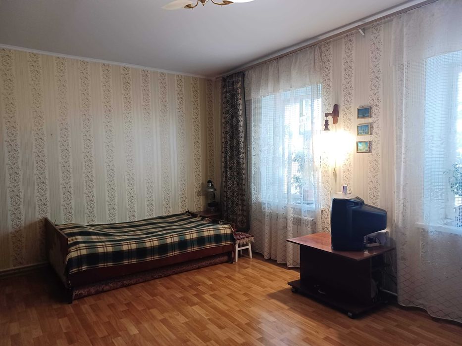 Фонтанка,   двоповерховий якісний  будинок