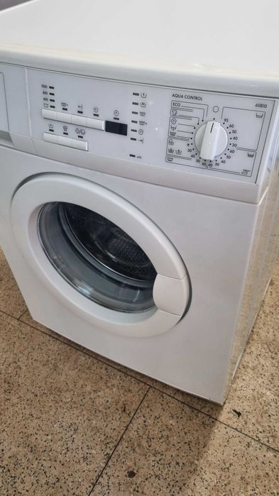 Máquina de Lavar Roupa AEG LAVAMAT 60810