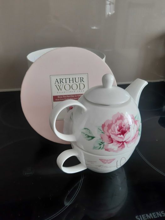 Arthur wood porcelana angielska. Dzbanek z filizanka