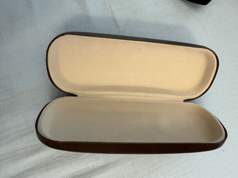 Okulary przeciw sloneczne z case