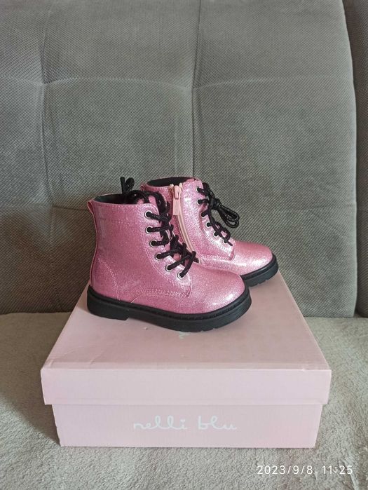 Ślicznie połyskujące trzewiki dziewczęce Nelli blu 25 (15 cm) nowe