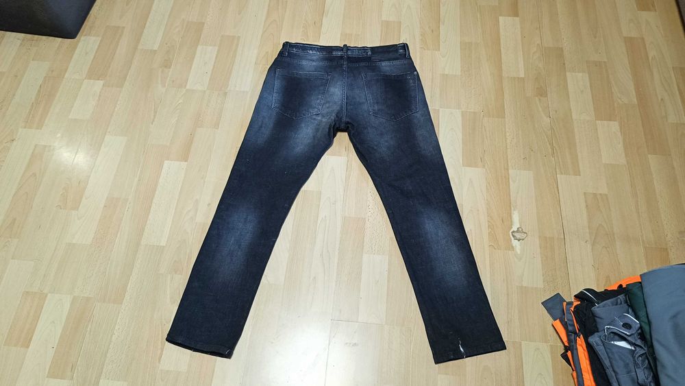 Męskie spodnie jeansowe DSQUARED 2 r.L(50) stan bardzo dobry