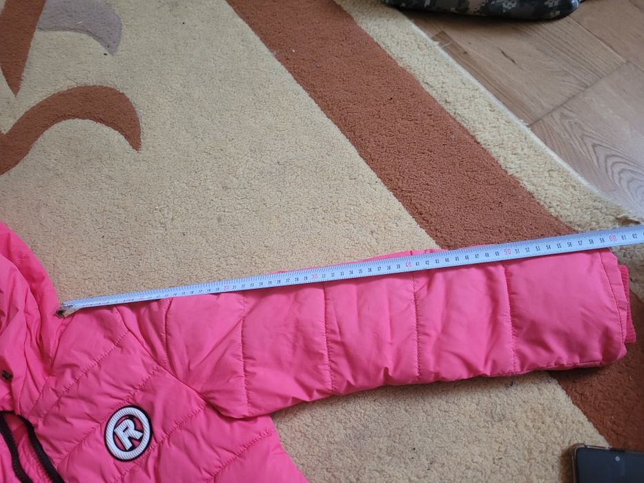 Дуже гарна курточка на дівчинку весна-осінь  розмір 152