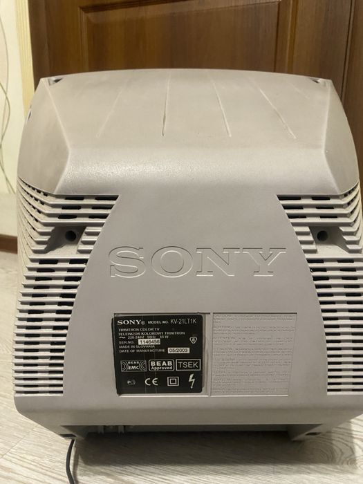 Кольоровий телевізор Sony в робочому стані