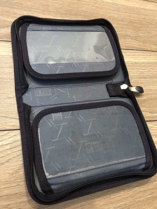 Pojemny piórnik szkolny czarny różowe kotki