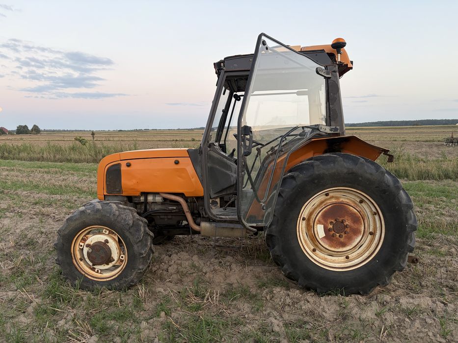 Renult Pales 240 sadownik 4x4