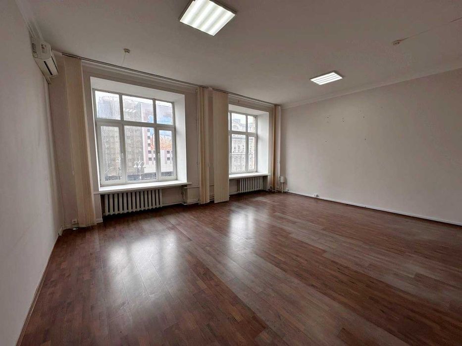 Оренда офісного приміщення 93,2 кв.м вул. Хрещатик, 7/11 (біля метро)